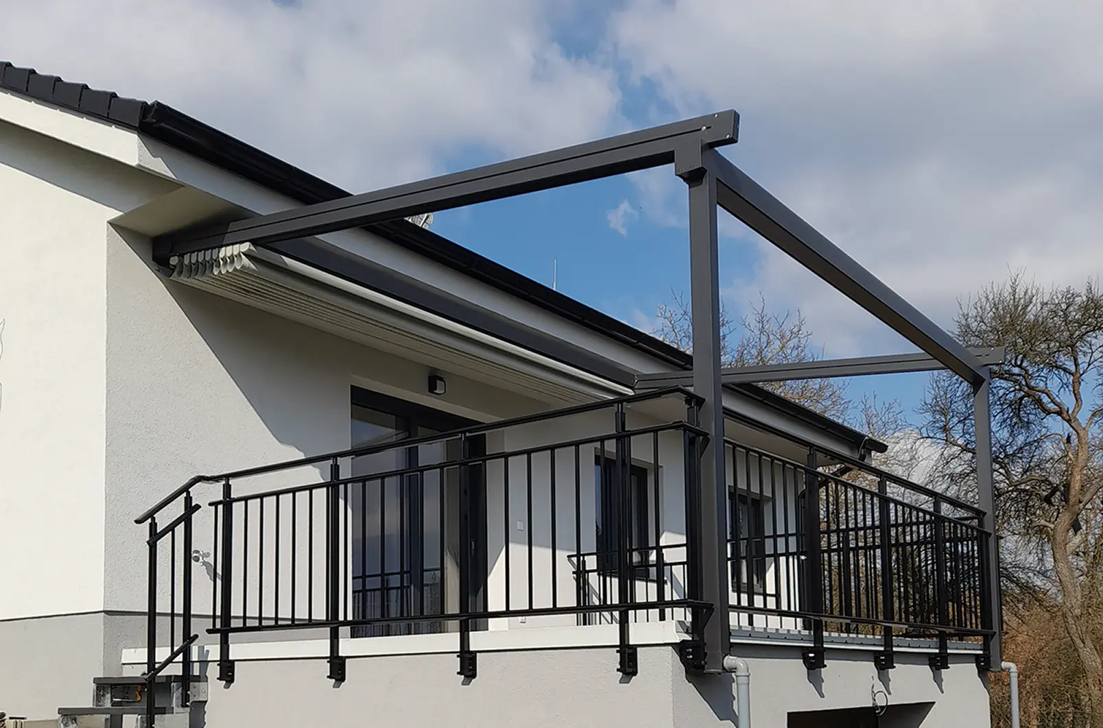 Hliníkové zábradlí na terasu Modern u rodinného domu