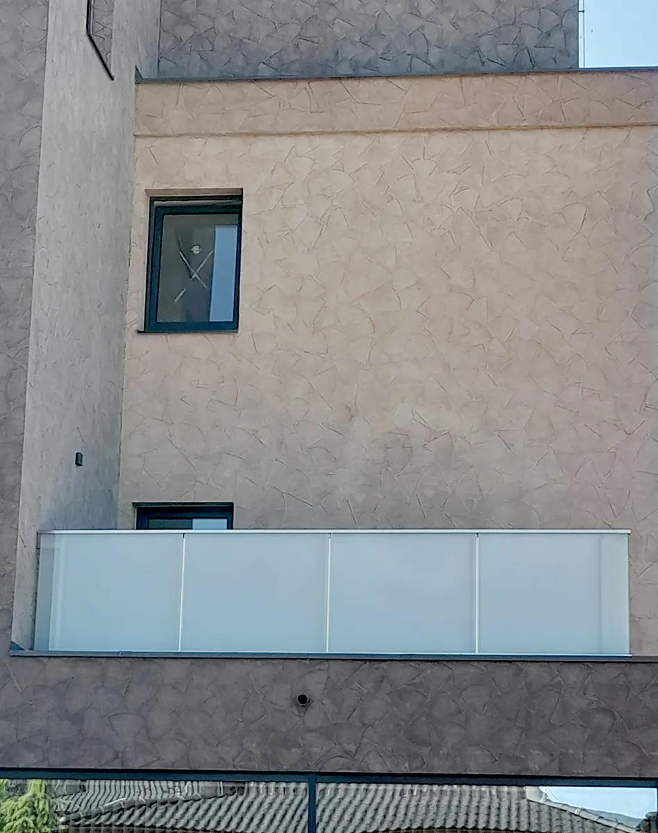 Hranaté hliníkové bezúdržbové balkonové zábradlí na lodžii