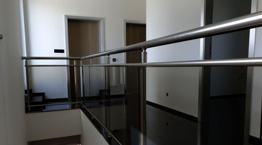 Stavebnicové hliníkové zábradlí 8