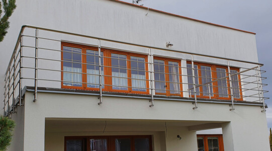 Stavebnicové hliníkové zábradlí