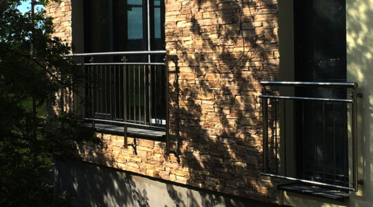 Stavebnicové-hliníkové-zábradlí-francouzské-okno 4