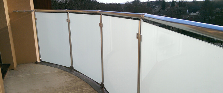 Skleněné zábradlí balkonové Skleněné zábradlí exteriérové